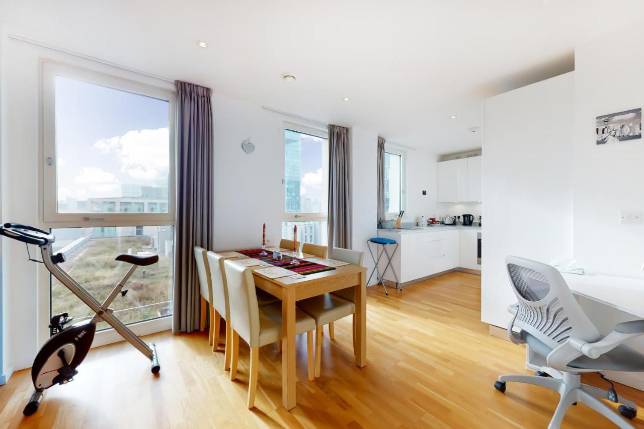 Lovely 2 Bedroom Flat With Balcony In Stratford Londres Extérieur photo