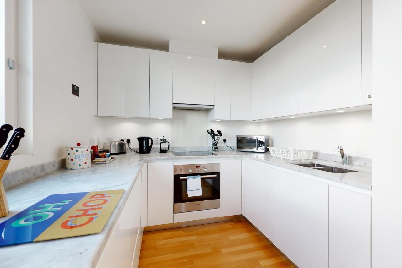 Lovely 2 Bedroom Flat With Balcony In Stratford Londres Extérieur photo