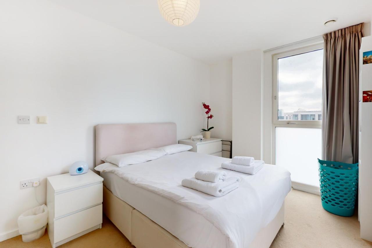 Lovely 2 Bedroom Flat With Balcony In Stratford Londres Extérieur photo