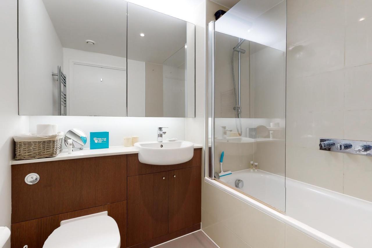 Lovely 2 Bedroom Flat With Balcony In Stratford Londres Extérieur photo