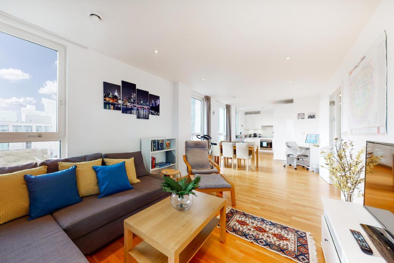Lovely 2 Bedroom Flat With Balcony In Stratford Londres Extérieur photo